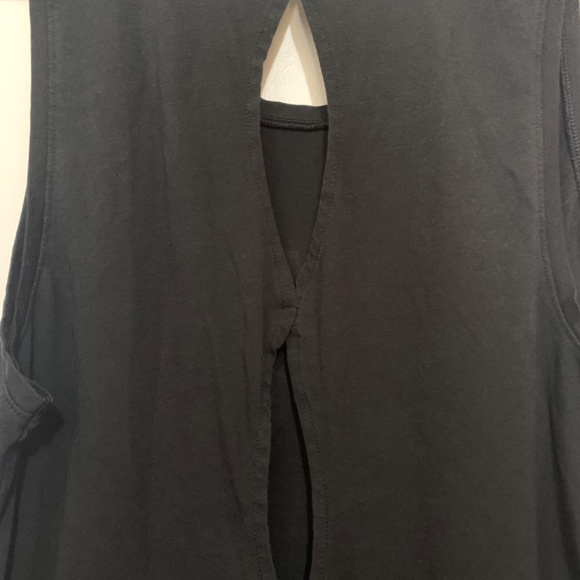 💋3/30 Victoria Sport keyhole tank - Picture 3 of 7